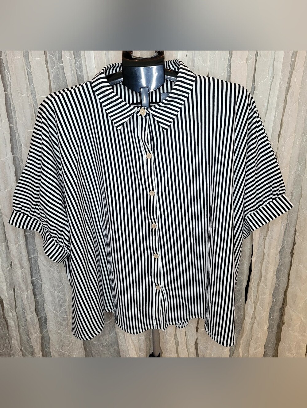Zenana Black White Oversized Vertical Stripe Button-Down Short Sleeve Shirt L/XL - Picture 4 of 7